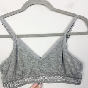 FRENCH CONNECTION | Gray V Cut Bralette Adjustable Straps Women’s Size Large